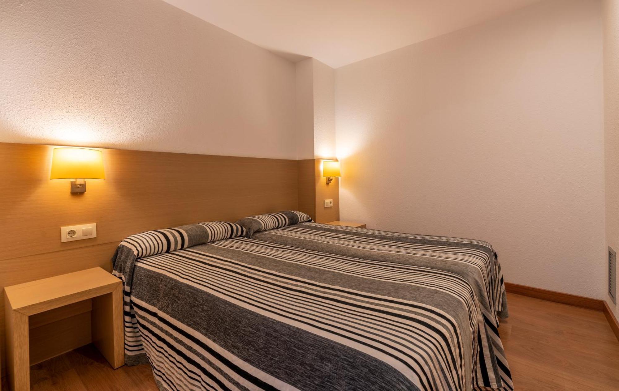 Almirall Apartaments Lloret de Mar Eksteriør billede