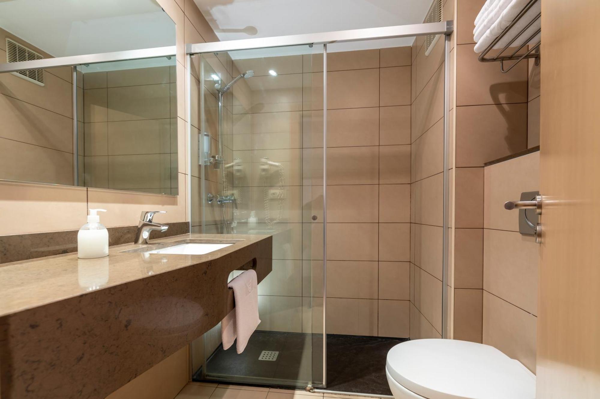 Almirall Apartaments Lloret de Mar Eksteriør billede