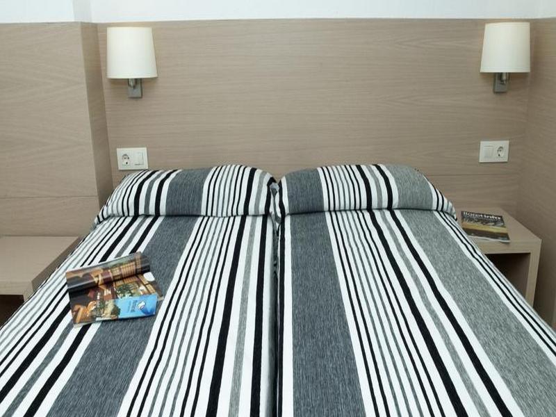 Almirall Apartaments Lloret de Mar Eksteriør billede